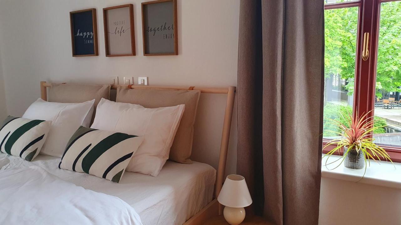 Apartma Center *